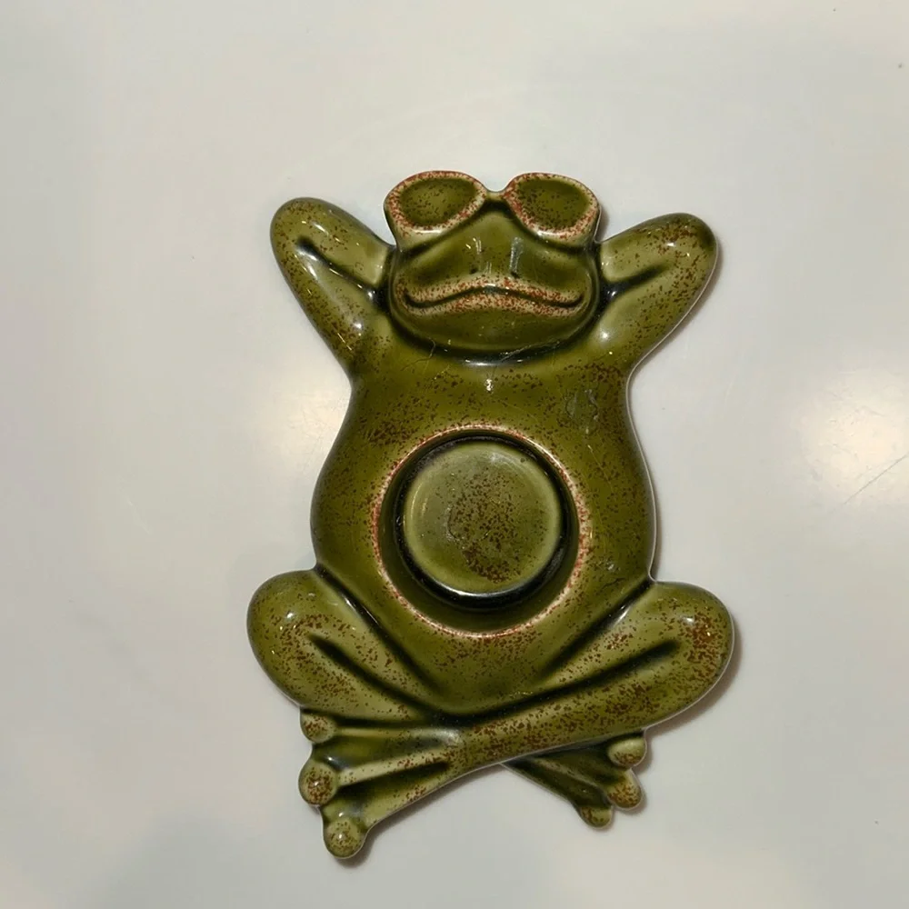 VINTAGE PARTYLITE Ceramic Sunbathing Frog Tea-light/Votive Candle Holder 7” - Picture 1 of 7
